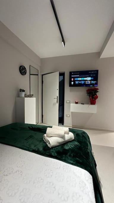 Host Elio Apartment Tirana